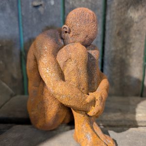 Man Body Atticus rost sittande